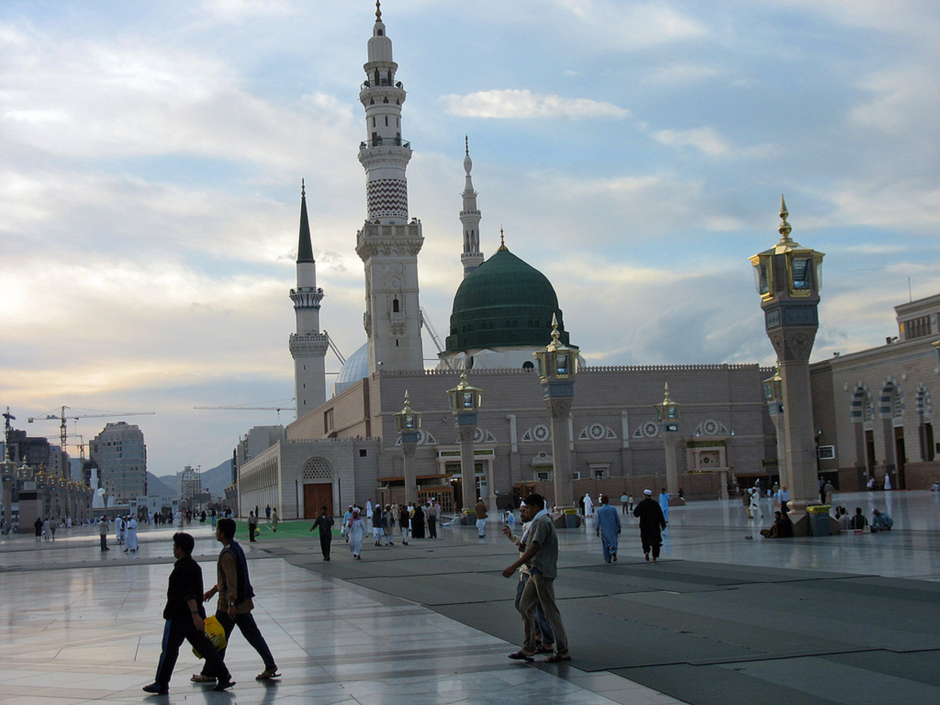 Places to Visit During Umrah image